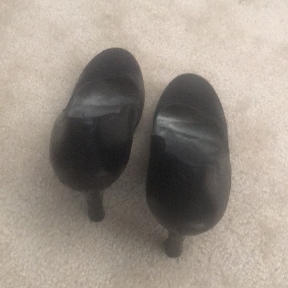 Black Guess Heels - Picture 3 of 8